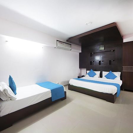 Hotel Durga International Yeni Delhi Dış mekan fotoğraf