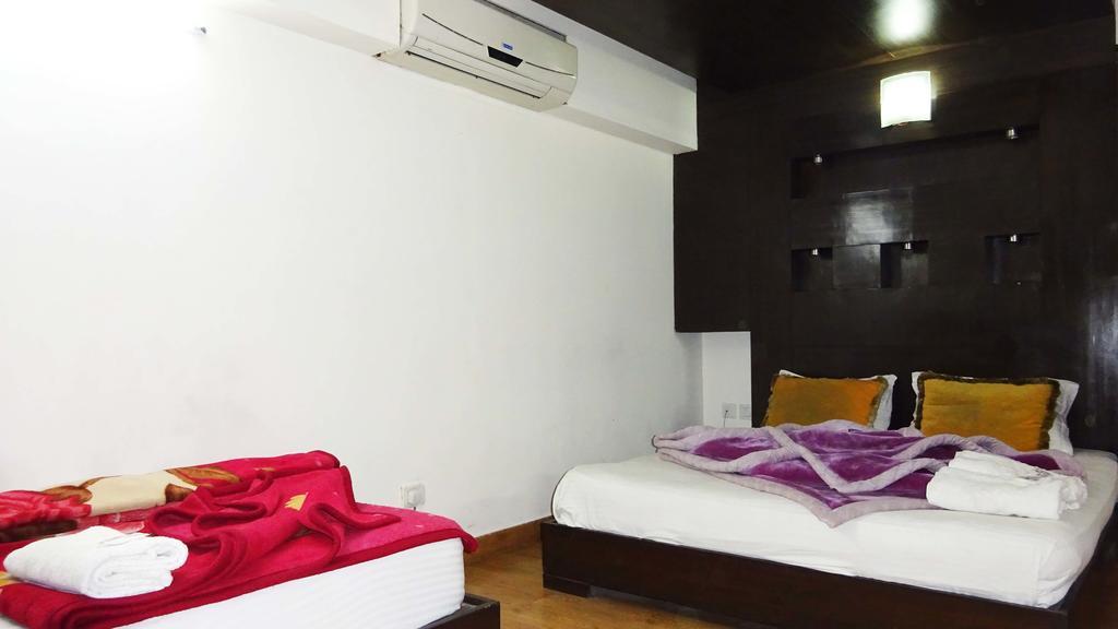 Hotel Durga International Yeni Delhi Dış mekan fotoğraf