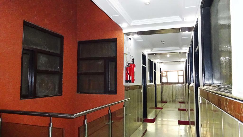 Hotel Durga International Yeni Delhi Dış mekan fotoğraf