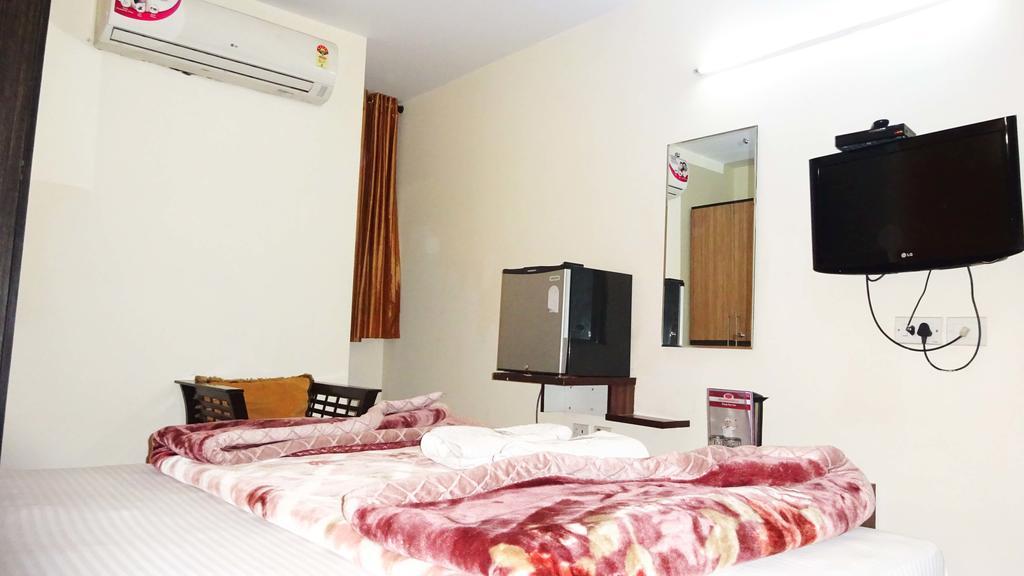 Hotel Durga International Yeni Delhi Dış mekan fotoğraf