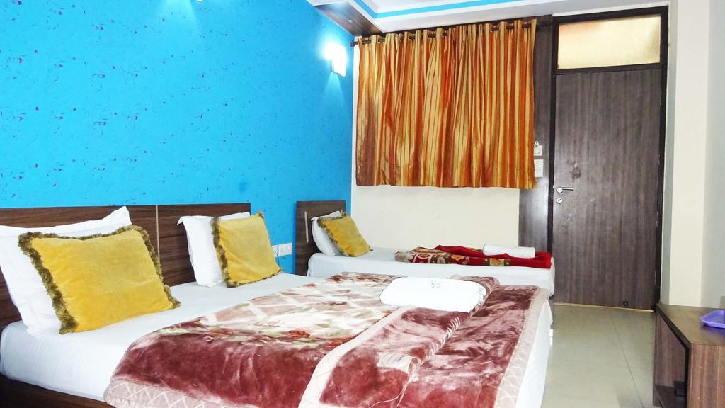 Hotel Durga International Yeni Delhi Dış mekan fotoğraf