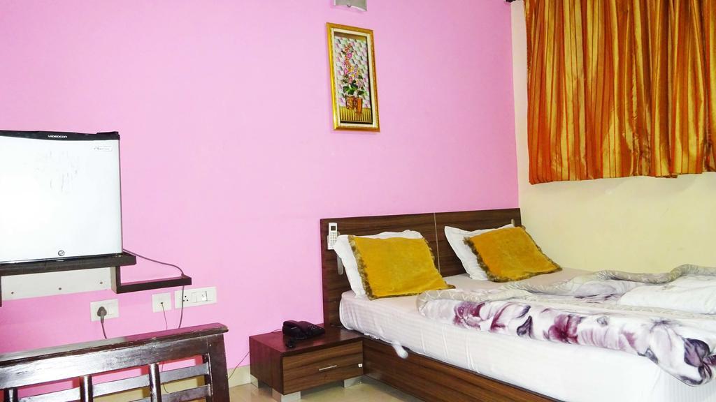 Hotel Durga International Yeni Delhi Dış mekan fotoğraf