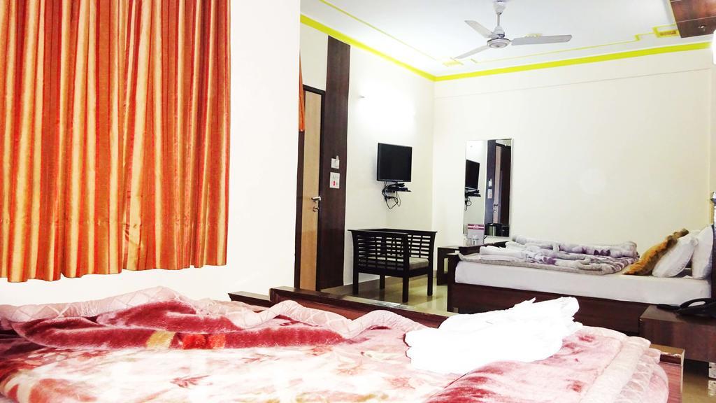 Hotel Durga International Yeni Delhi Dış mekan fotoğraf