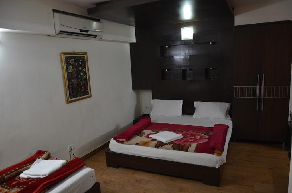 Hotel Durga International Yeni Delhi Dış mekan fotoğraf