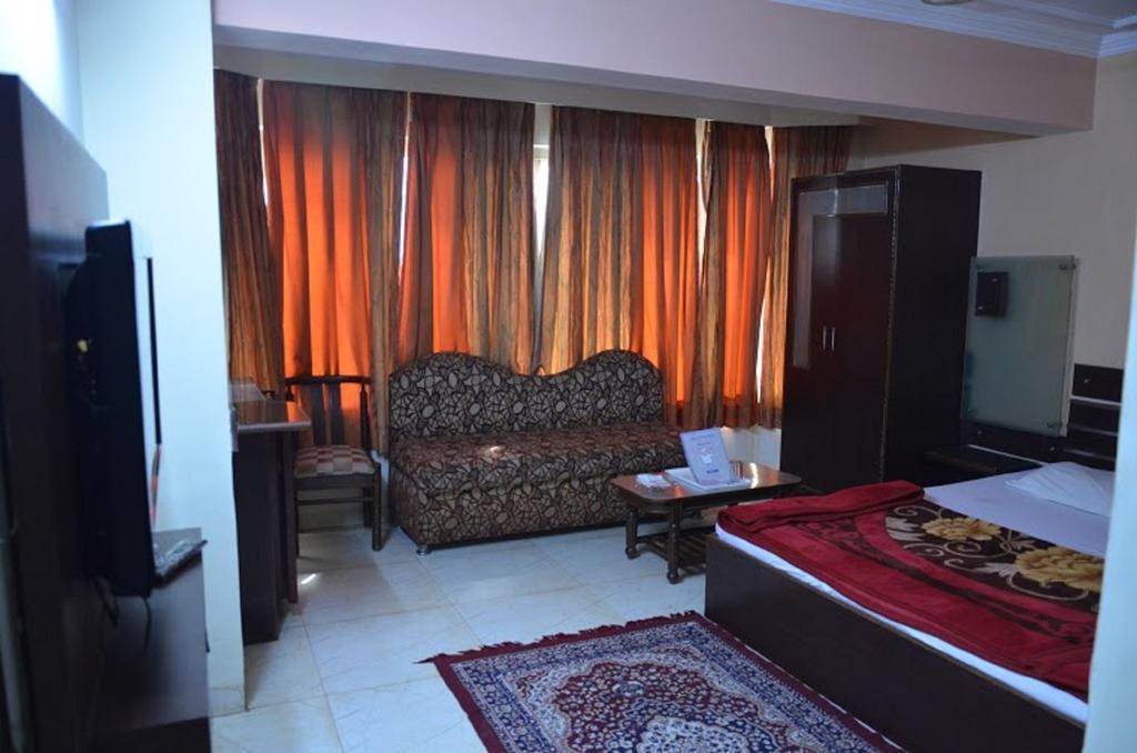 Hotel Durga International Yeni Delhi Dış mekan fotoğraf