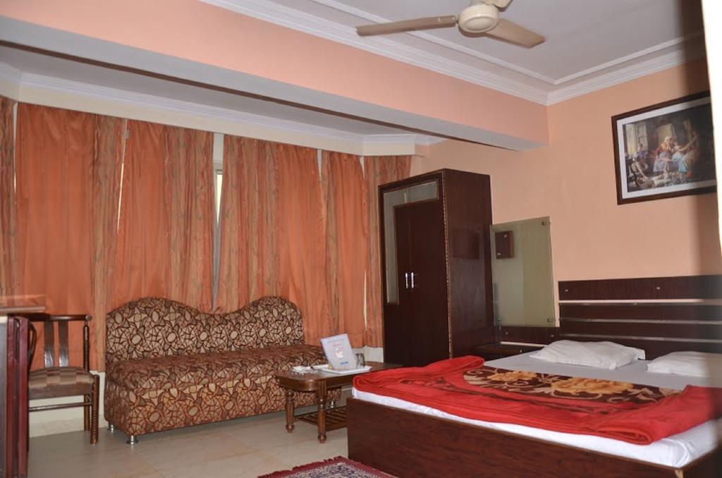 Hotel Durga International Yeni Delhi Dış mekan fotoğraf