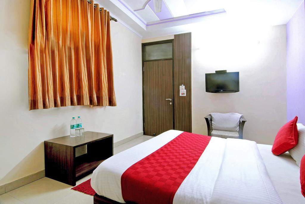 Hotel Durga International Yeni Delhi Oda fotoğraf