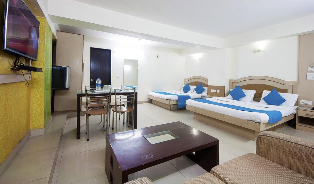 Hotel Durga International Yeni Delhi Dış mekan fotoğraf