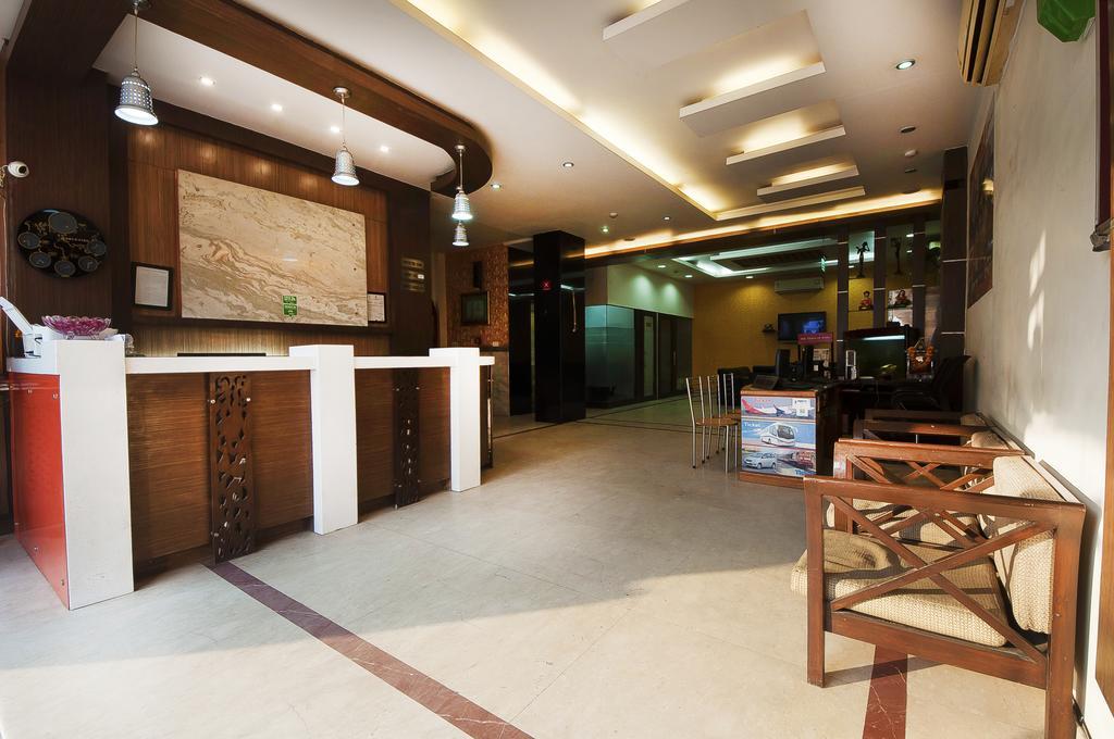 Hotel Durga International Yeni Delhi Dış mekan fotoğraf